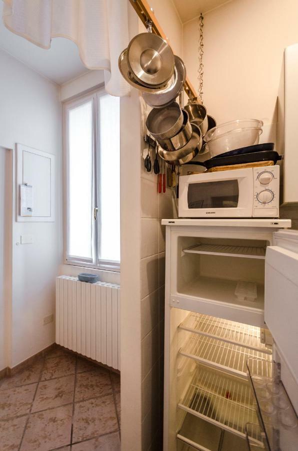 Lupari Apartment, Palazzo Storico Sotto Le Due Torri Bologna Bagian luar foto