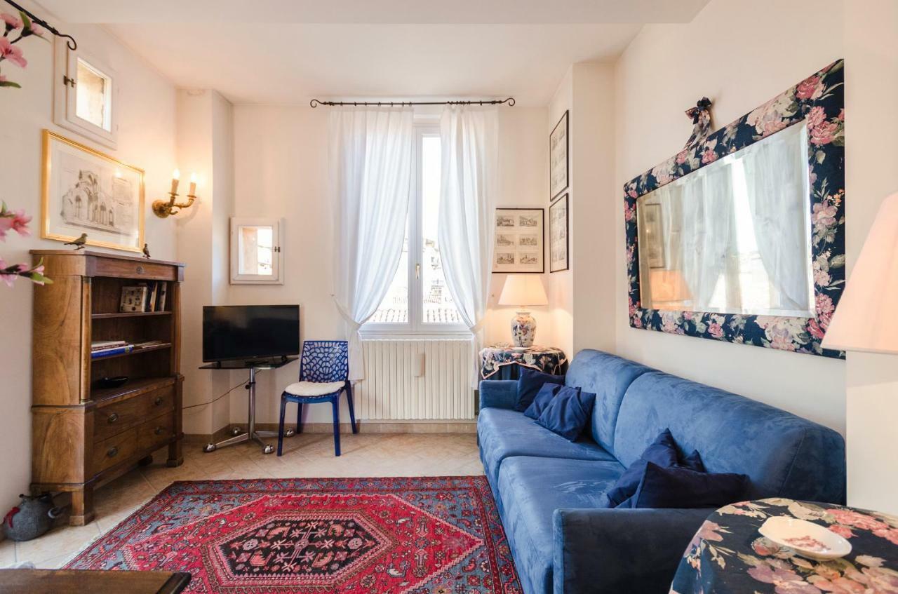 Lupari Apartment, Palazzo Storico Sotto Le Due Torri Bologna Bagian luar foto