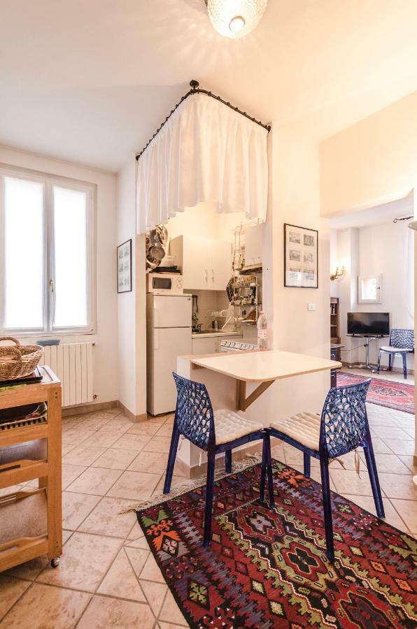 Lupari Apartment, Palazzo Storico Sotto Le Due Torri Bologna Bagian luar foto